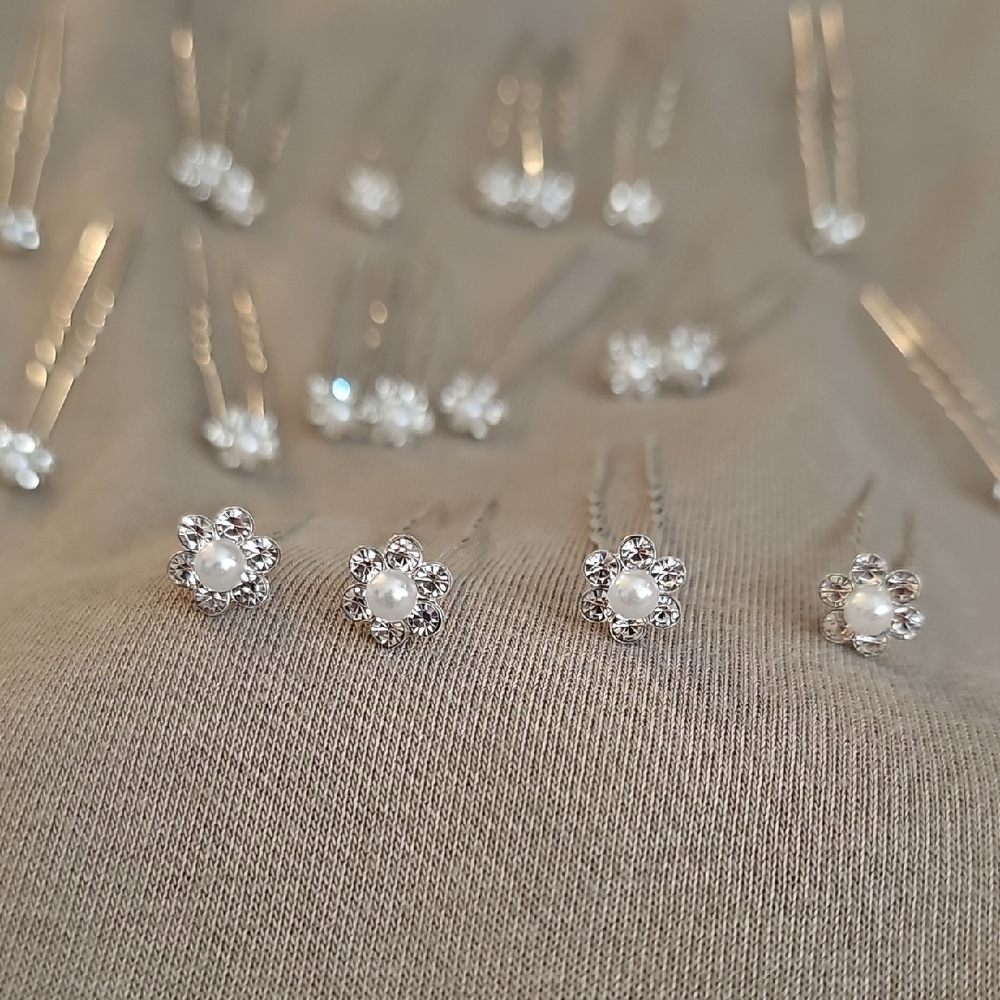 Elegant Silver Flower Hair Pins